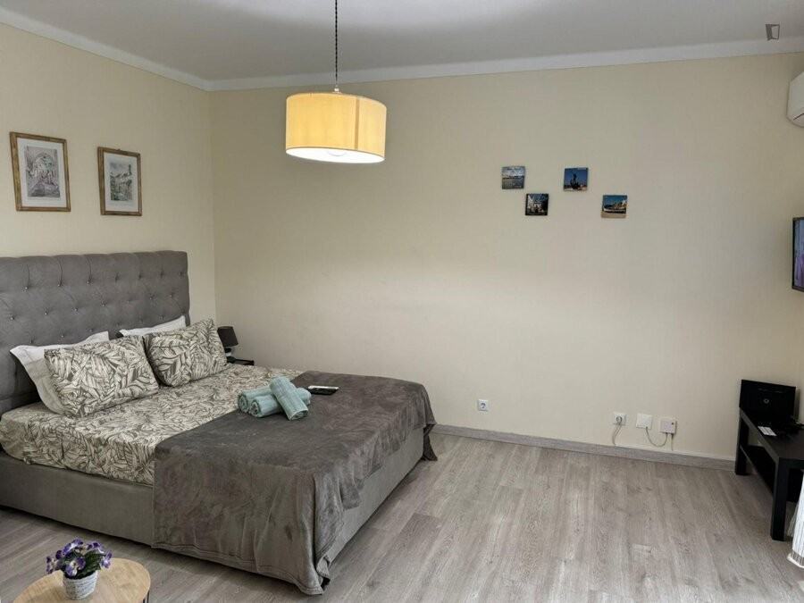 12951 N Saginaw Blvd - Photo 2 of 4