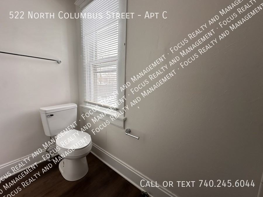 522 N Columbus St Apt C - Photo 4 of 7