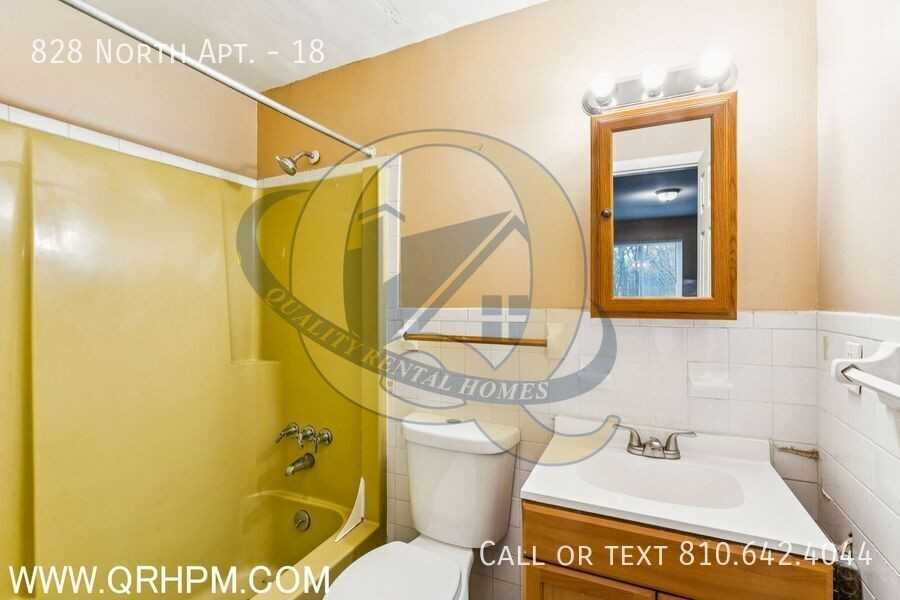 828 North Apt. #18 - Photo 6 of 18