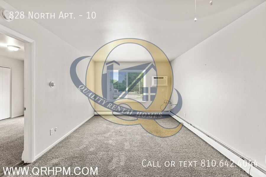 828 North Apt. #10 - Photo 2 of 17