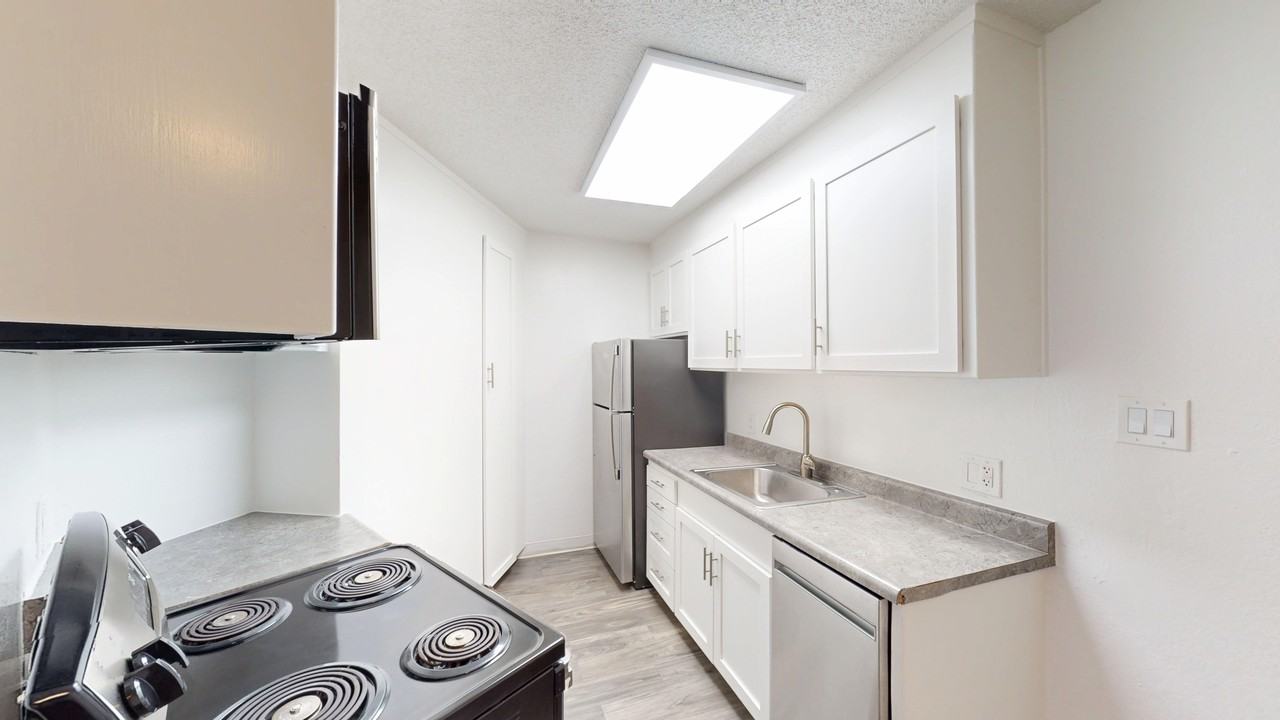 1827 Lincoln Ave #216 - Photo 4 of 22