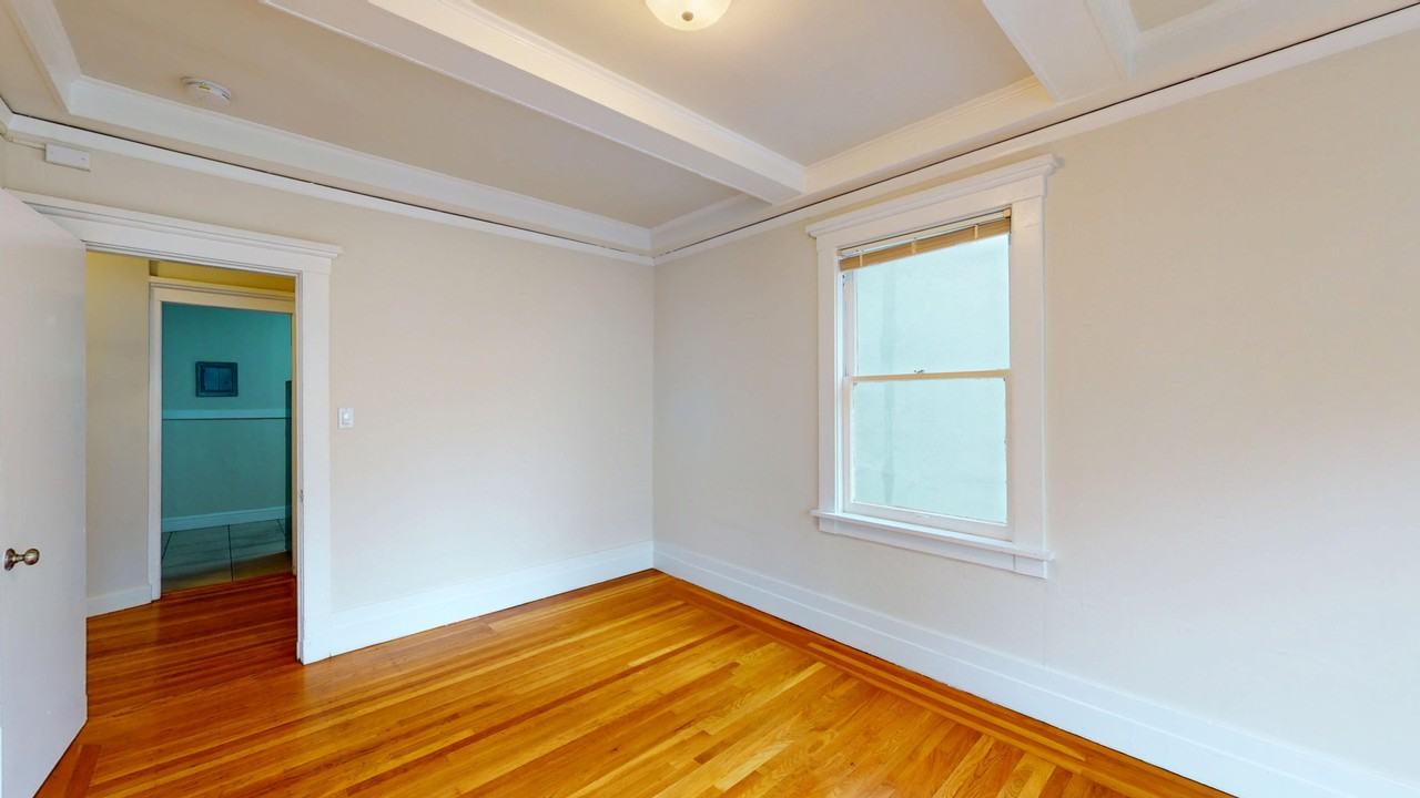 522 Hyde St #11 - Photo 7 of 15