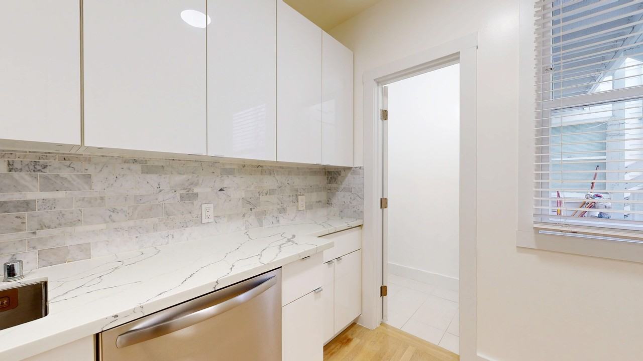 1637 Sacramento St #8 - Photo 7 of 14