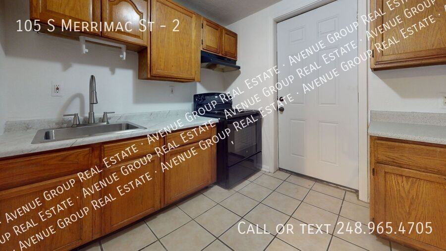 105 S Merrimac St #2 - Photo 3 of 8