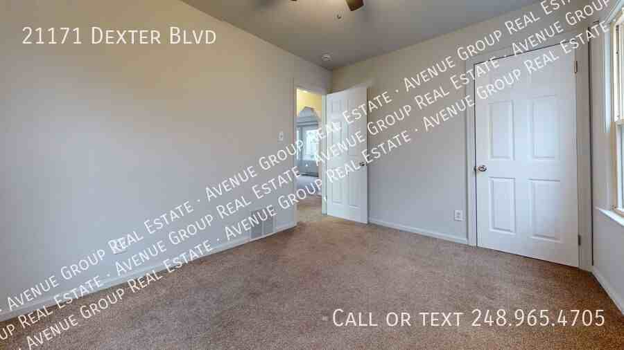 21171 Dexter Blvd - Photo 7 of 11