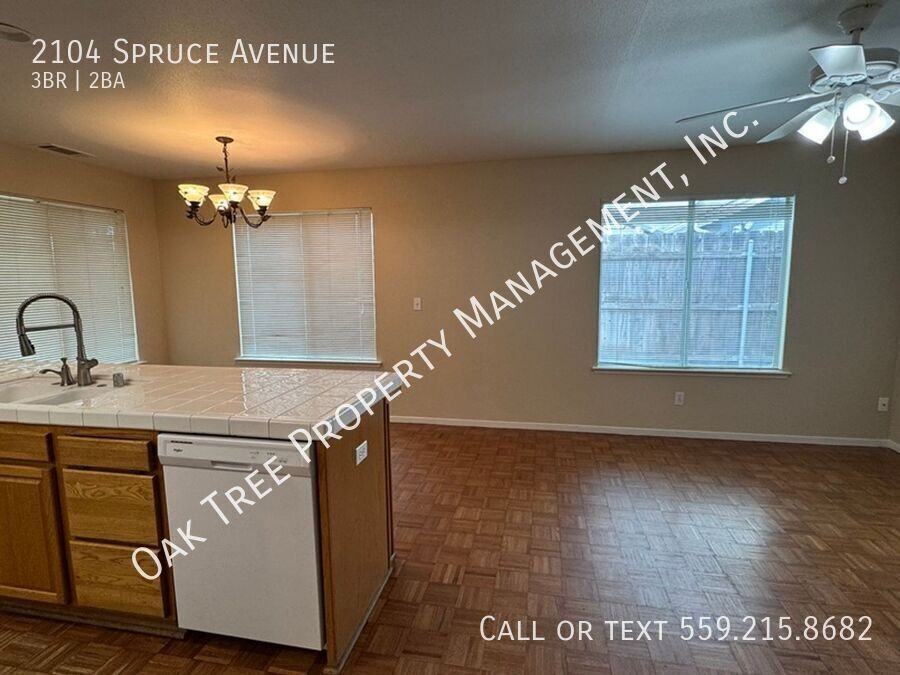 2104 Spruce Ave - Photo 5 of 20