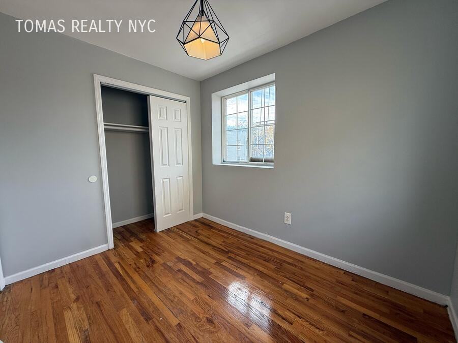 794 Freeman St #3 - Photo 4 of 12