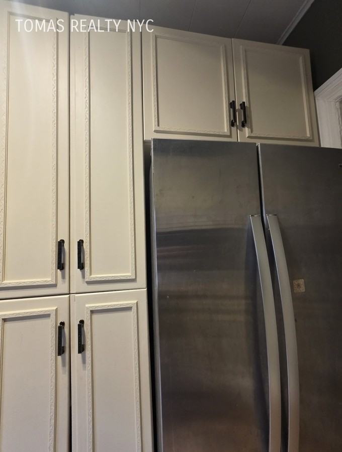 192 Hawthorne Ave - Photo 6 of 14