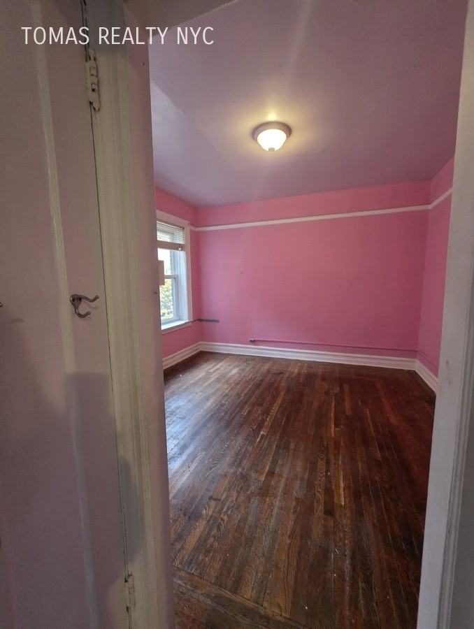 192 Hawthorne Ave - Photo 7 of 14