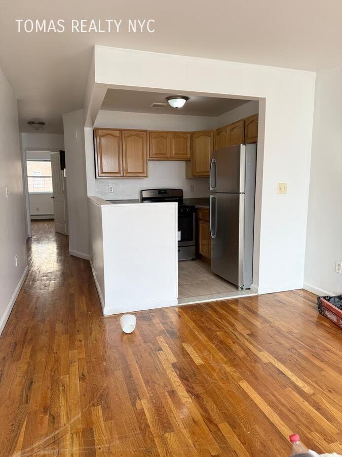 793 Jennings St - Photo 3 of 11