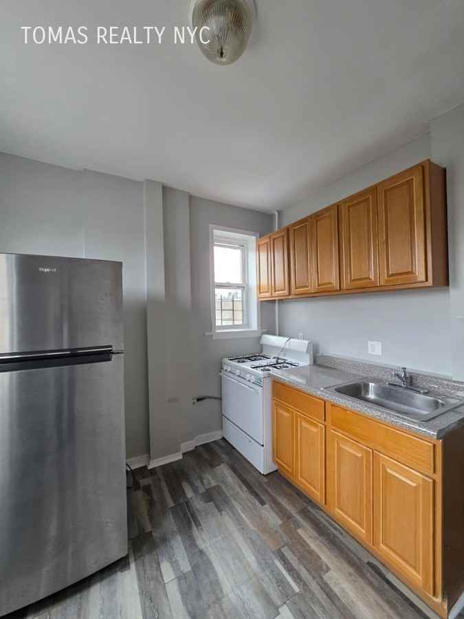 41 Linden St #4N - Photo 2 of 8