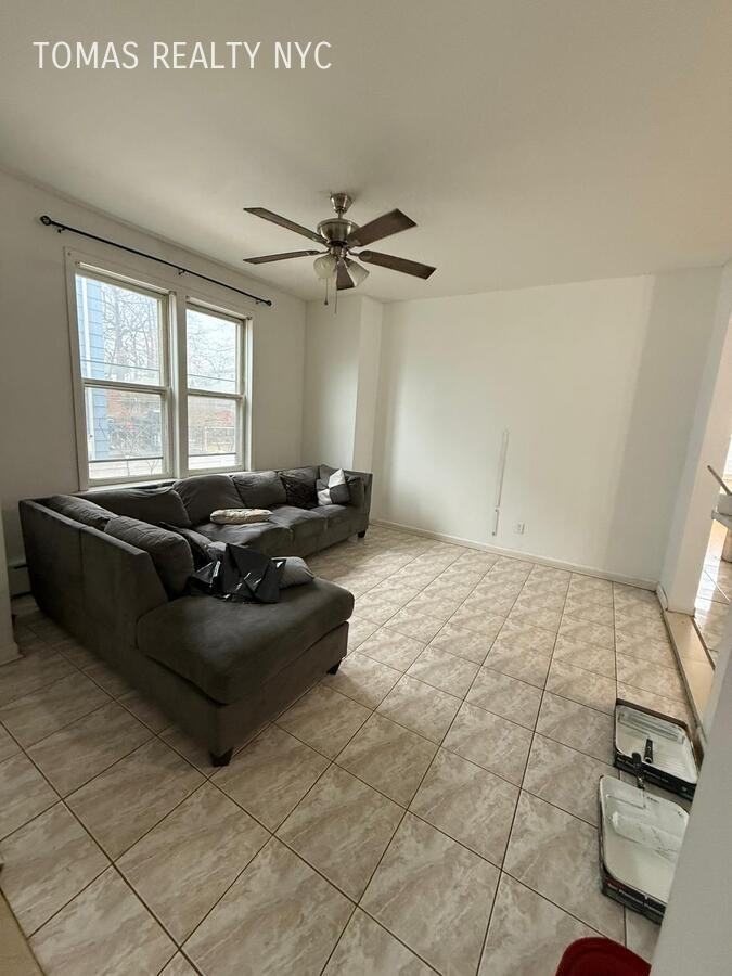 83 Maple Pl - Photo 5 of 12