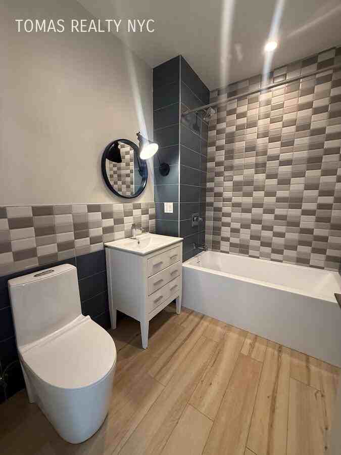 3013 Barker Ave - Photo 5 of 9