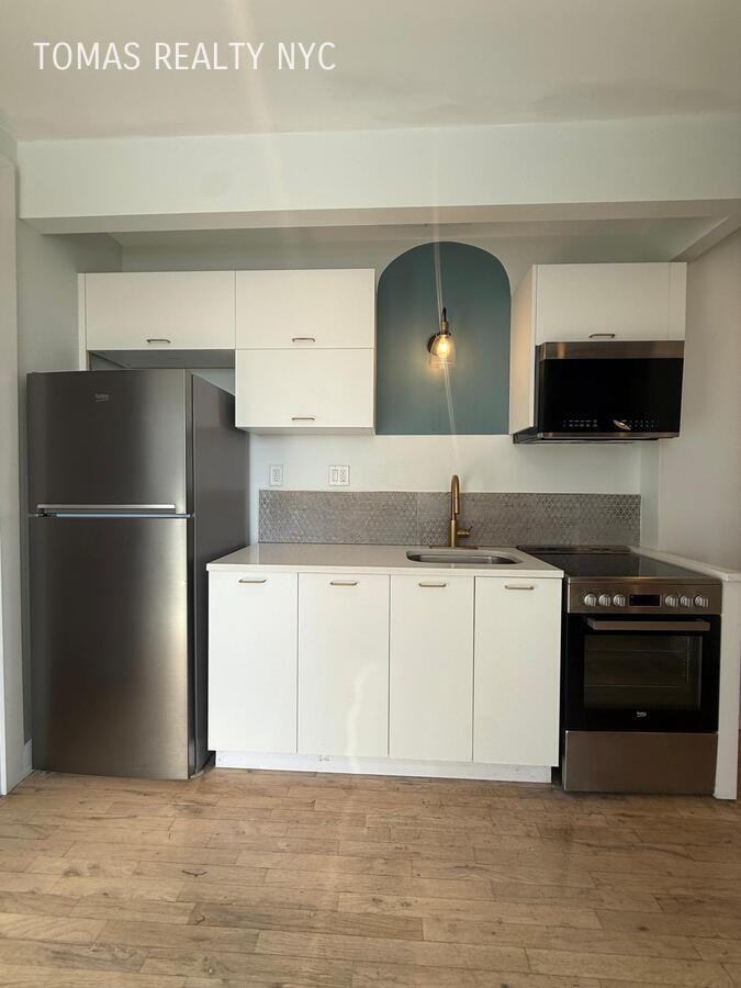 3013 Barker Ave - Photo 6 of 9