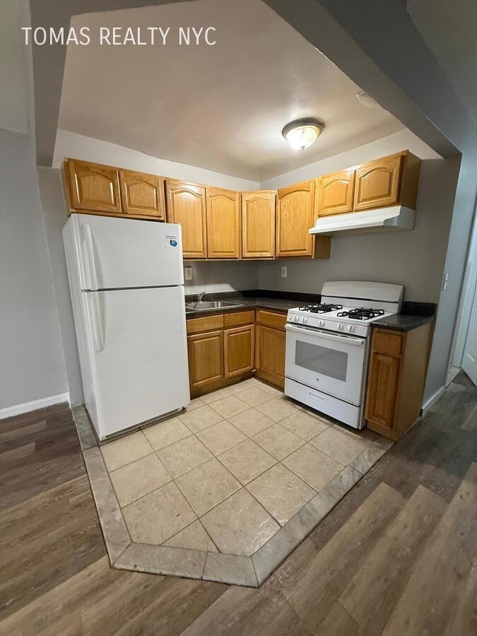 998 Jennings St #1 - Photo 7 of 10