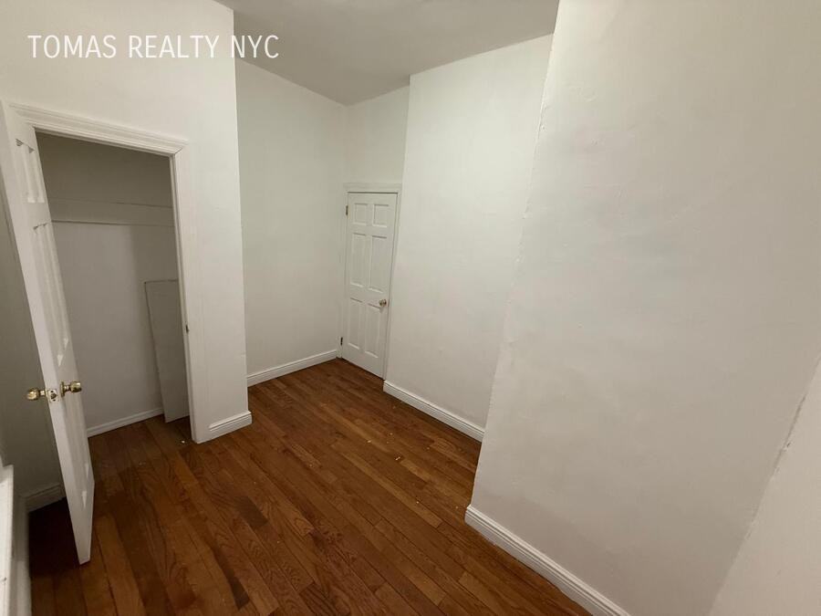 1390 Boston Rd - Photo 6 of 10