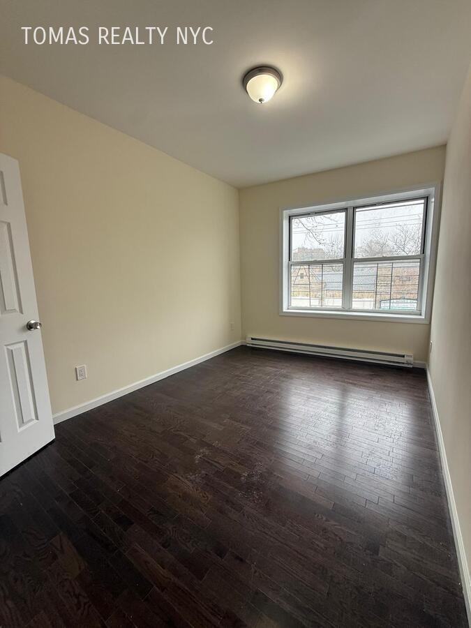 2 Amsterdam Pl - Photo 2 of 9