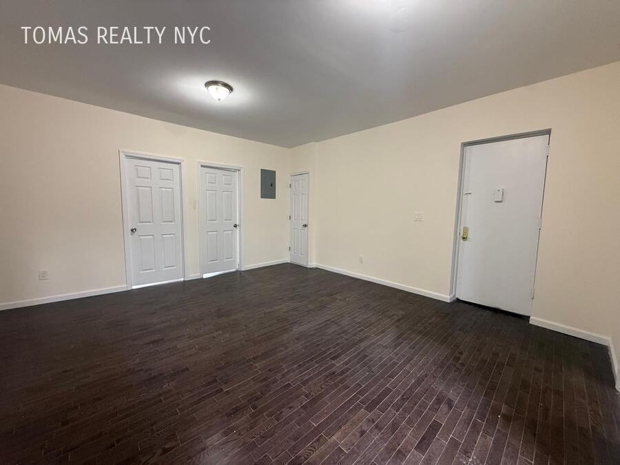 2 Amsterdam Pl - Photo 6 of 9