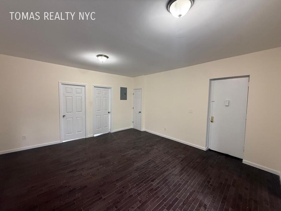 2 Amsterdam Pl - Photo 7 of 9