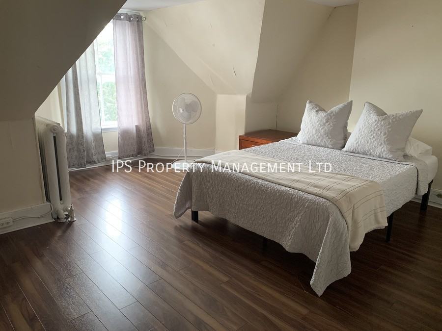 116 Bridge St E - Photo 3 of 13