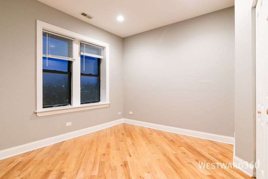 6508 N Seeley Ave #3 - Photo 6 of 11