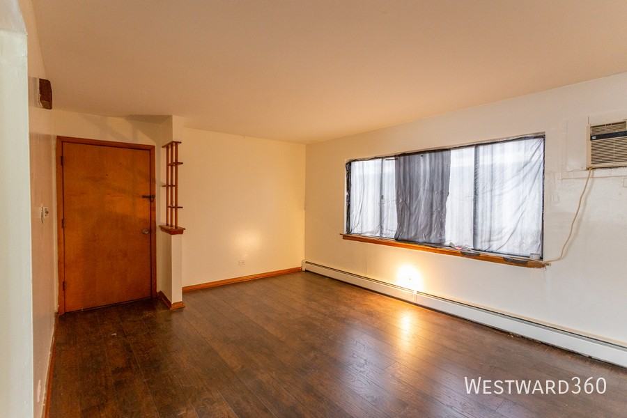 8745 S Cottage Grove Ave #2R - Photo 4 of 10