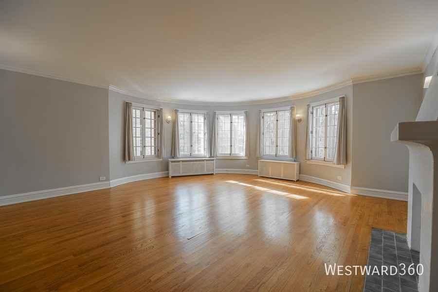 7447 N Hoyne Ave #2 - Photo 2 of 19