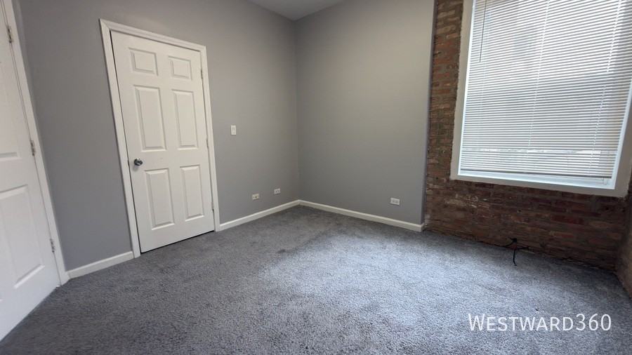 6201 S Rhodes Ave #202 - Photo 7 of 9