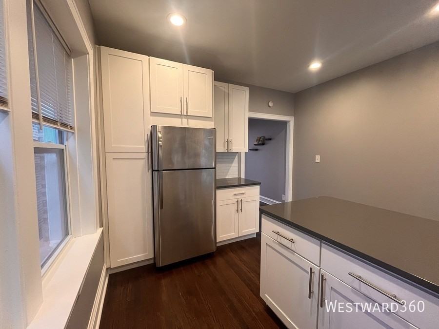 5653 N Talman Ave #1 - Photo 6 of 23