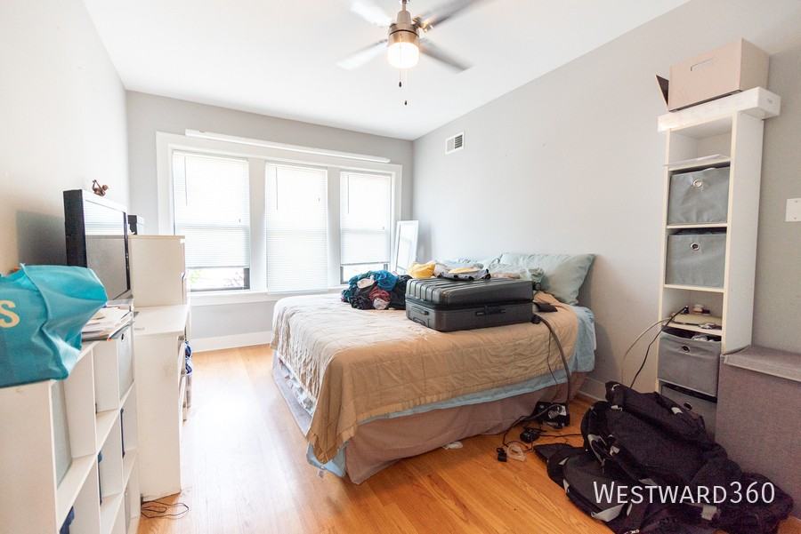 2032 W Berwyn Ave #3 - Photo 4 of 9