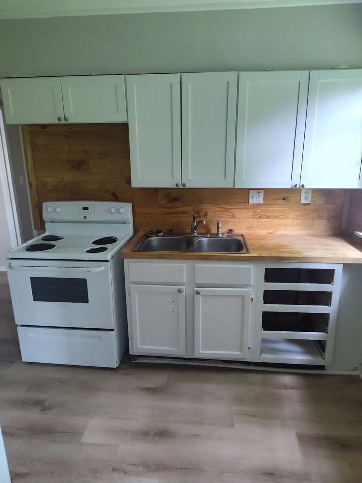 2613 Emerald Dr - Photo 2 of 8