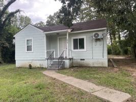 featured image of 1019 Combs St