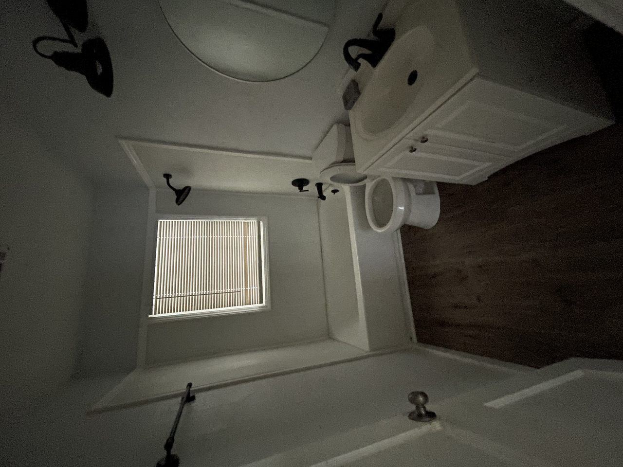 1019 Combs St - Photo 5 of 9