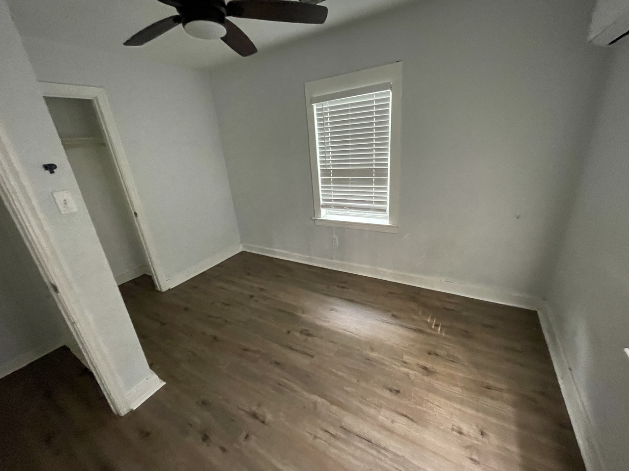 1019 Combs St - Photo 6 of 9