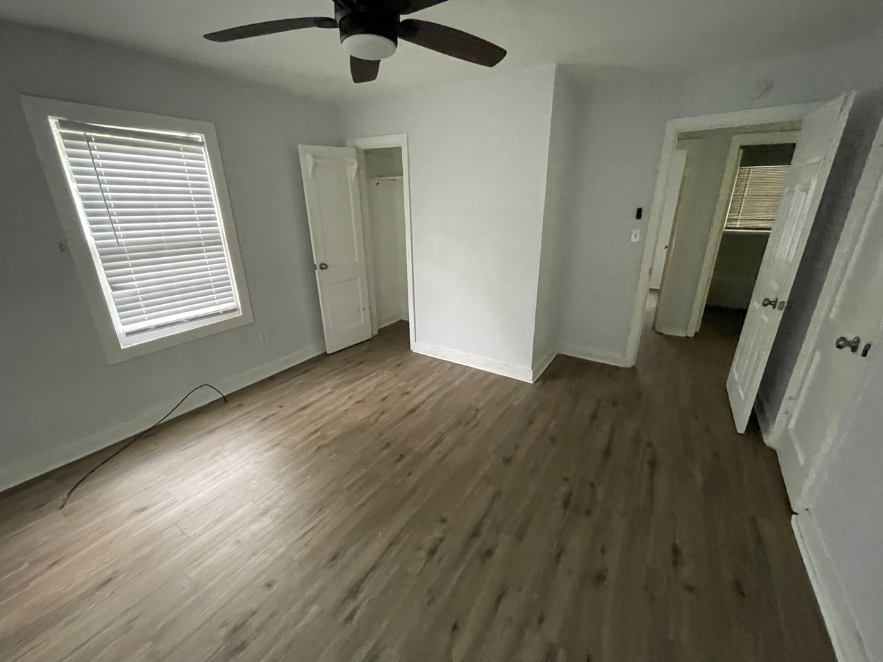 1019 Combs St - Photo 7 of 9