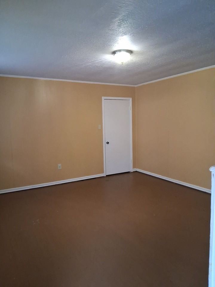 1215 Tara Rd - Photo 2 of 13