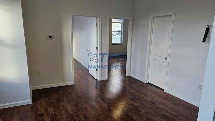 575 55th St #2F - Photo 2 of 13