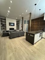 featured image of 1086 S Van Ness Ave