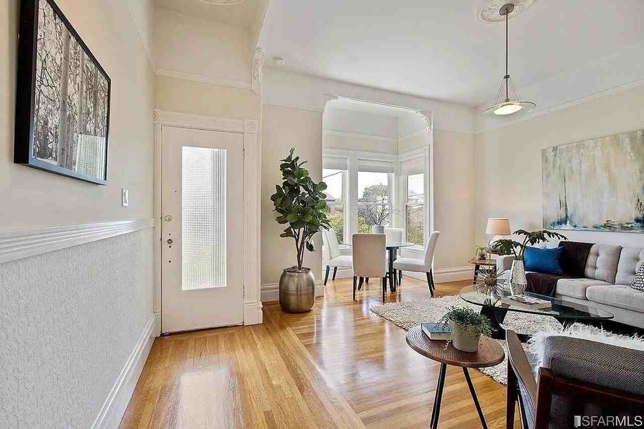 450 Fair Oaks St - Photo 2 of 24