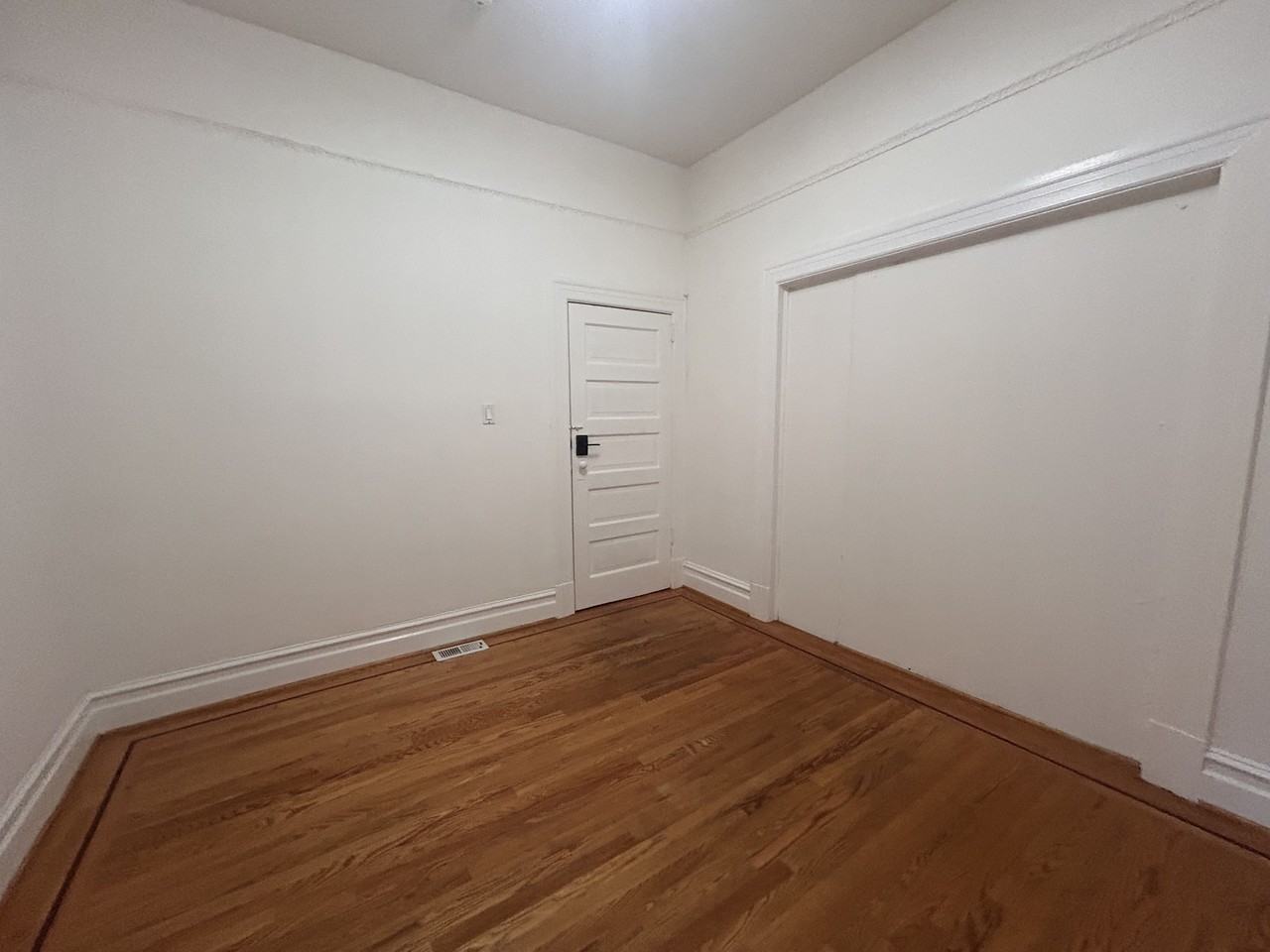 477 14th St #2 - Photo 2 of 15