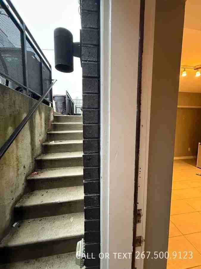 533 N Budd St #1A - Photo 7 of 8