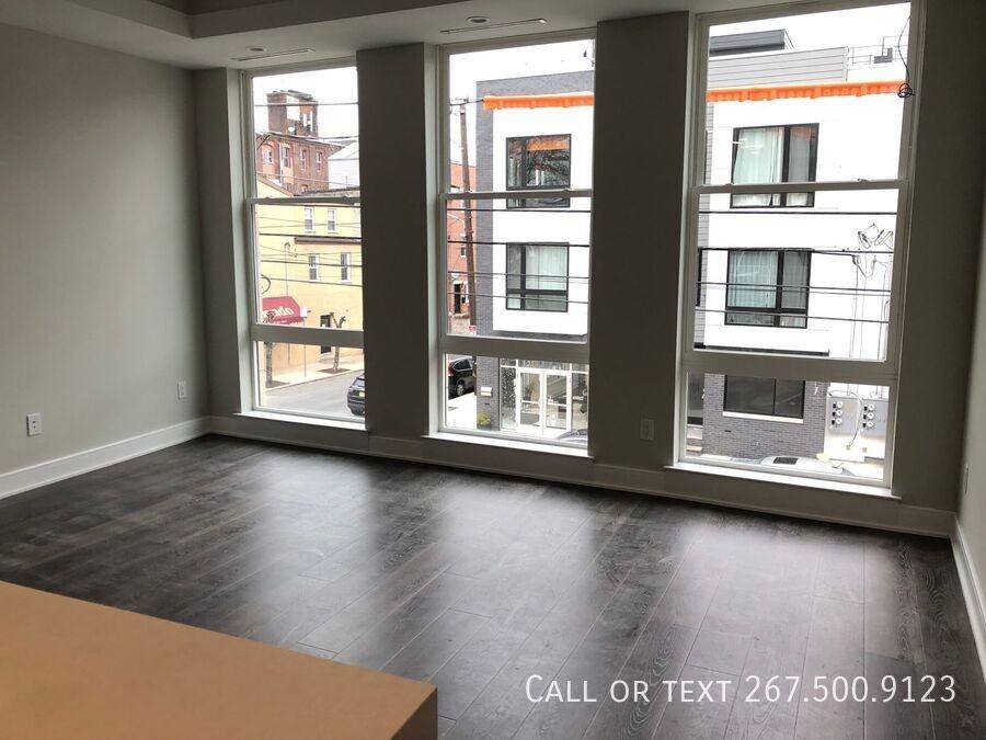 1236 N 5th St #2 - Photo 3 of 16