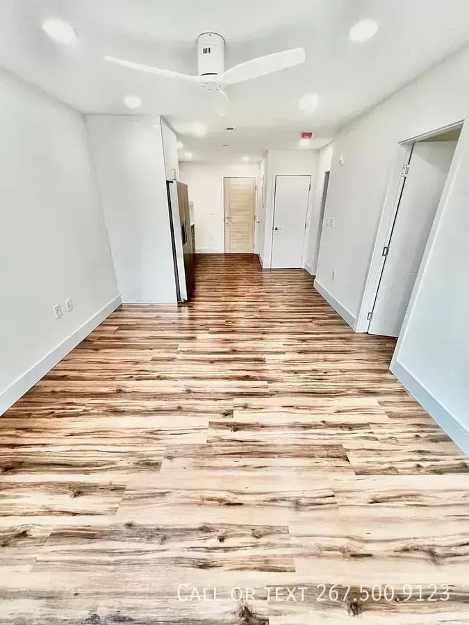 4902 Spruce St #205 - Photo 3 of 11