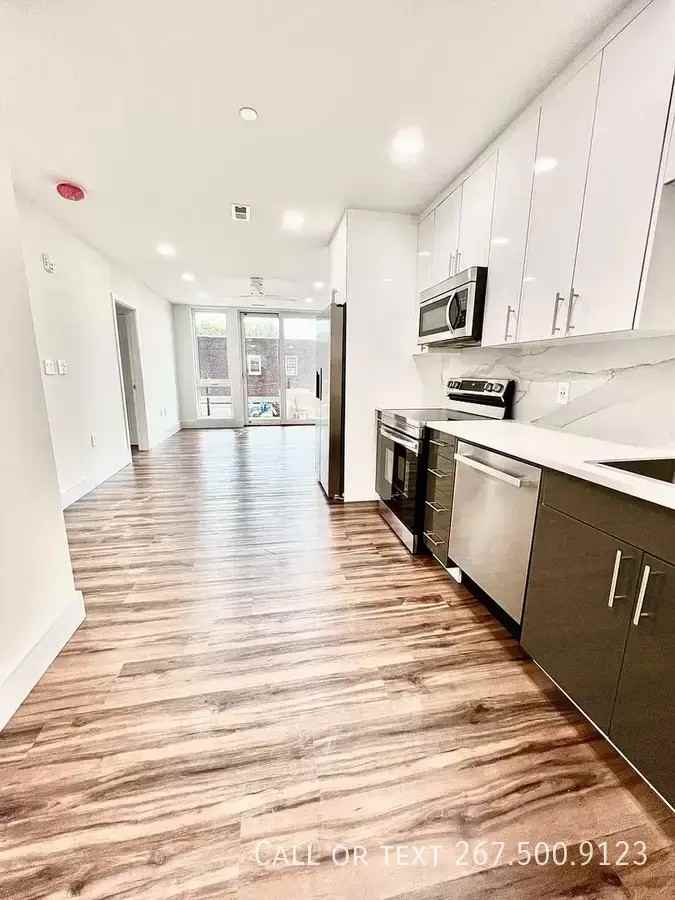 4902 Spruce St #205 - Photo 5 of 11