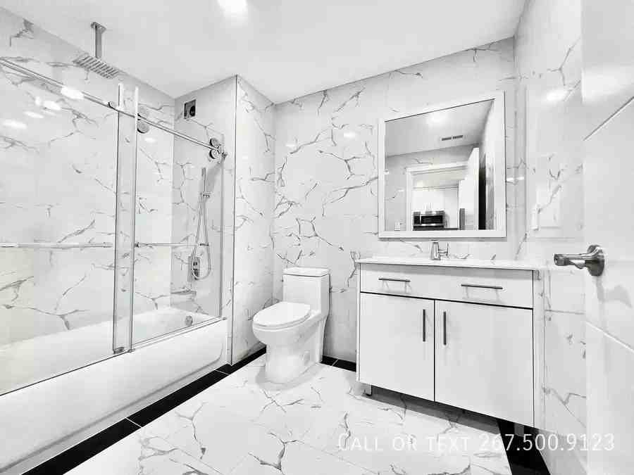 4902 Spruce St #205 - Photo 6 of 11
