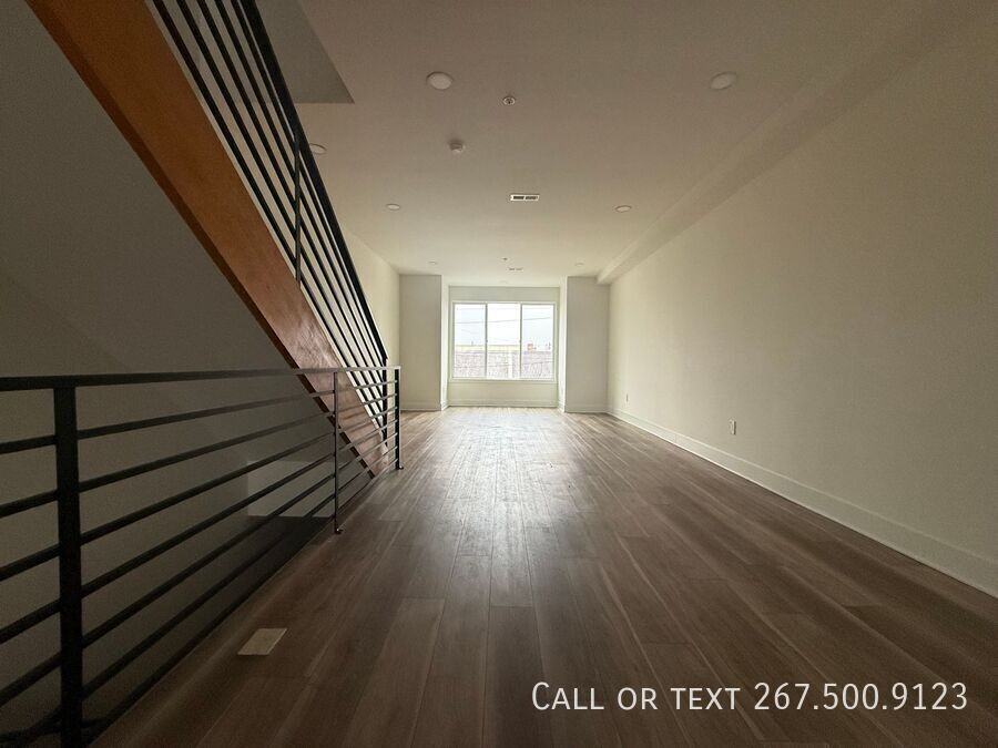 2500 E Tioga St - Photo 2 of 19