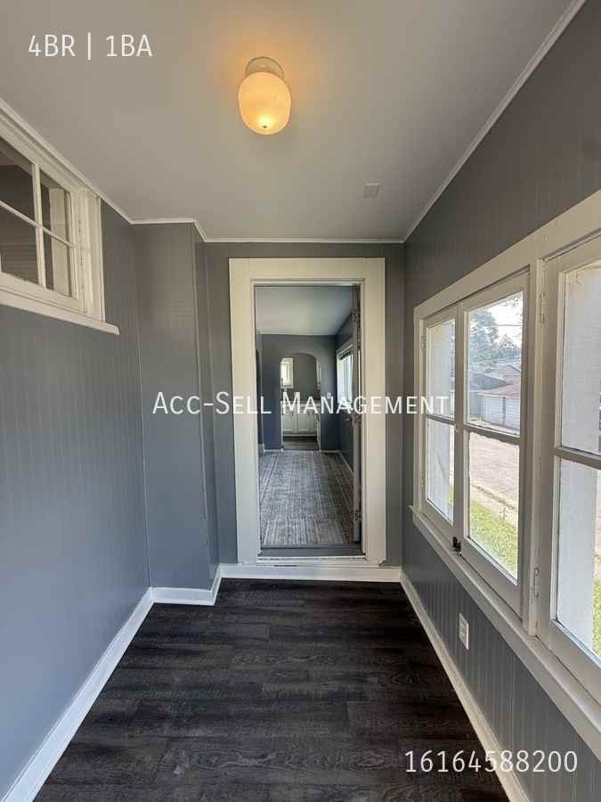 419 Brenner St Ne - Photo 2 of 15