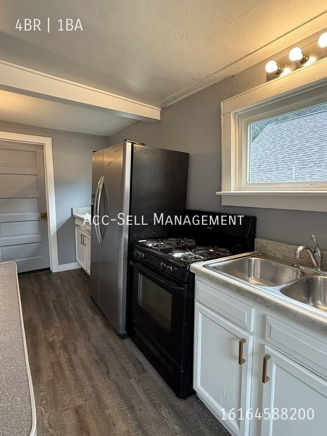 419 Brenner St Ne - Photo 6 of 15