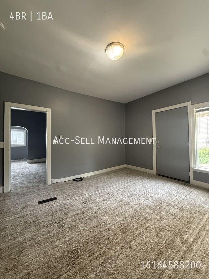 419 Brenner St Ne - Photo 7 of 15