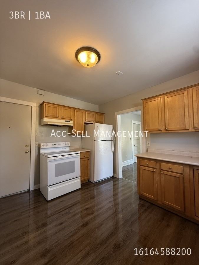 956 Adams St Se - Photo 4 of 16